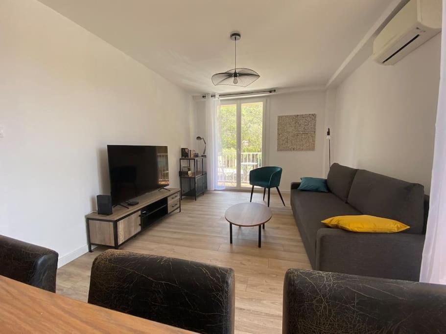 Appartement Grand T2 53M2, Proche Plages Et Port , Parking . à La Ciotat Extérieur photo