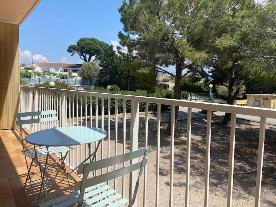 Appartement Grand T2 53M2, Proche Plages Et Port , Parking . à La Ciotat Extérieur photo
